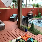Vacation Home 5 Mins To Down Town 2 Bedrooms 2 Baths Garden Area Hot Tub